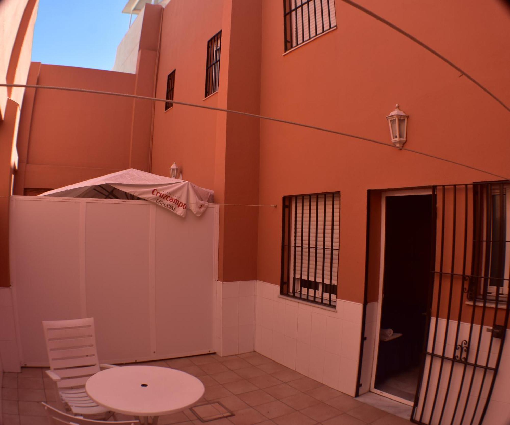 Apartamentos Alamare Seville Exterior photo
