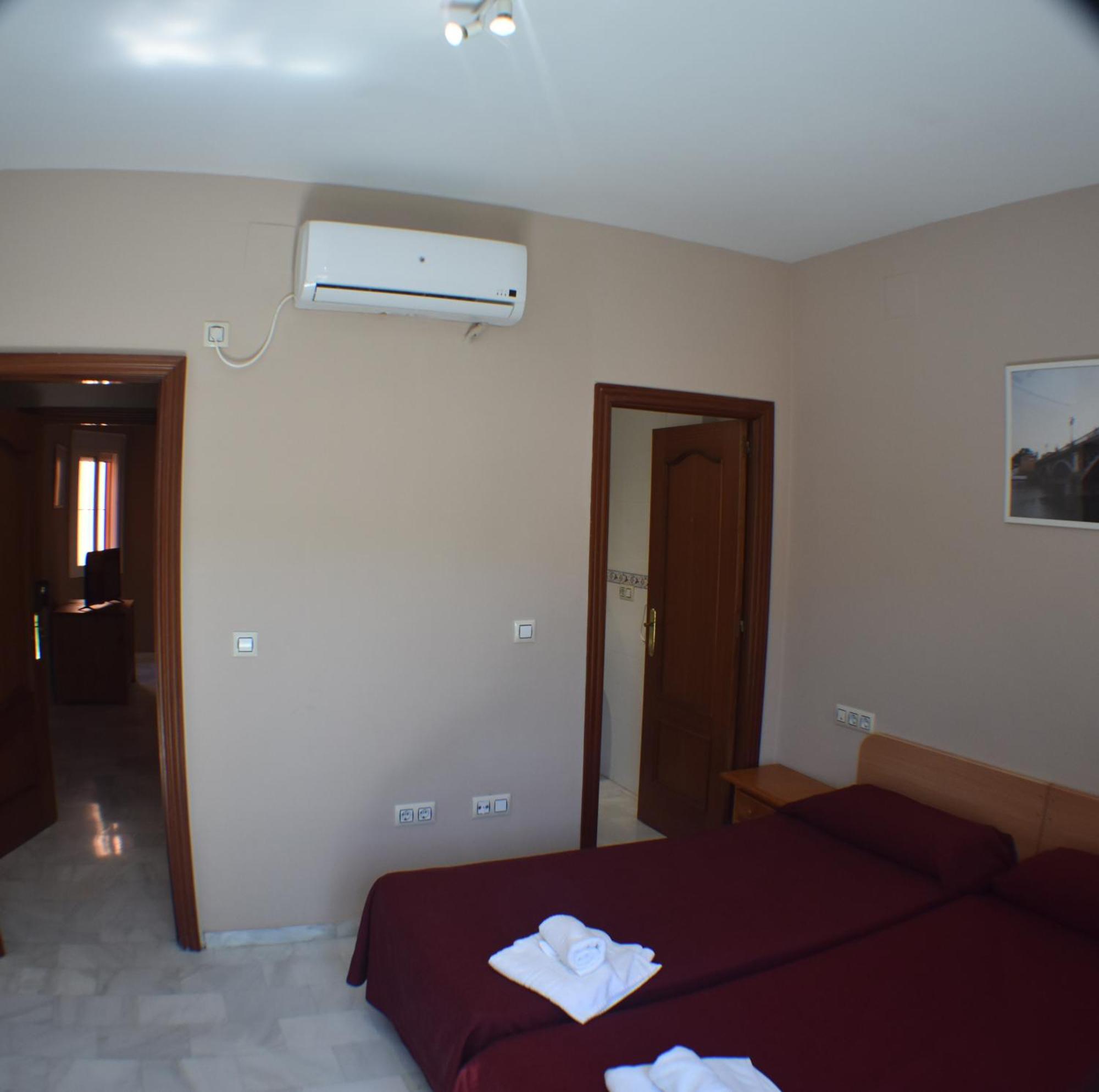 Apartamentos Alamare Seville Exterior photo